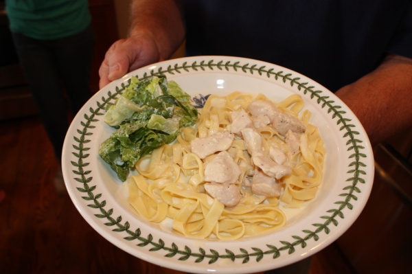 and Wha-la! Chicken fetuccini alfredo. Lunch is served!